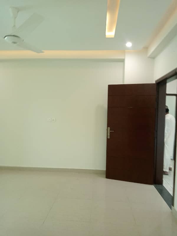 3 Bed Apartment Available for Sale in Askari 11 Lahore 26