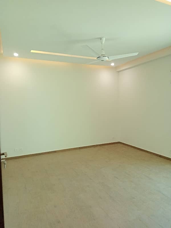 3 Bed Apartment Available for Sale in Askari 11 Lahore 48