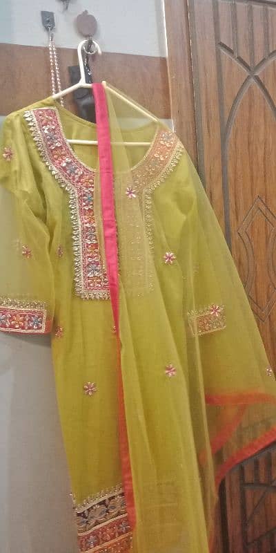 mehndi functions suit 2