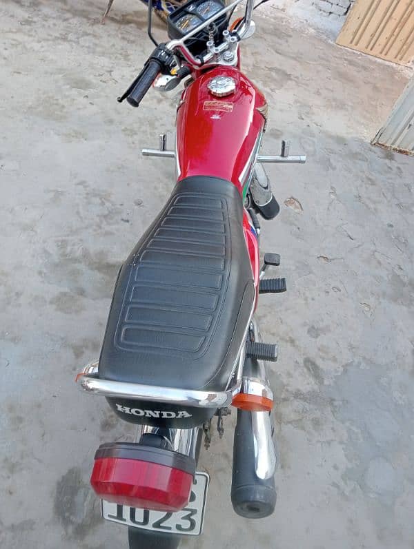 Honda 125 for sale urgent need of money 03007242144 4