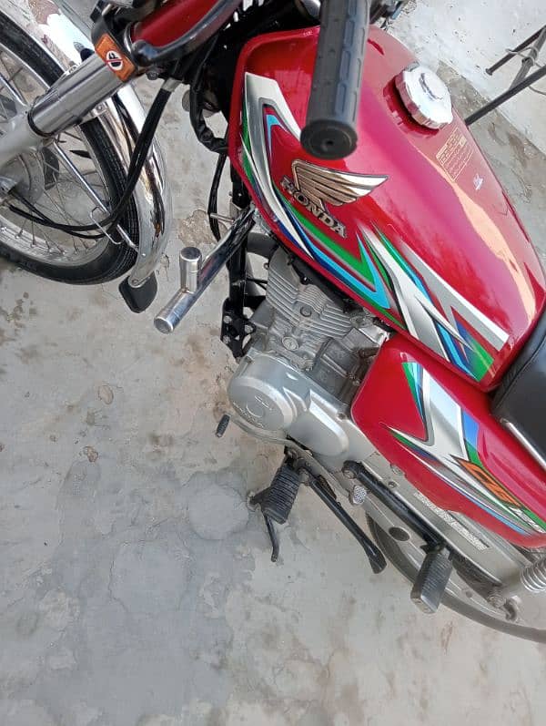 Honda 125 for sale urgent need of money 03007242144 8