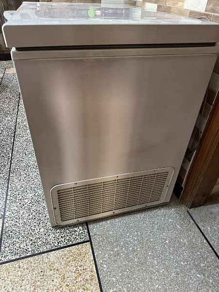 Dawlance Freezer for sale with free stand 1