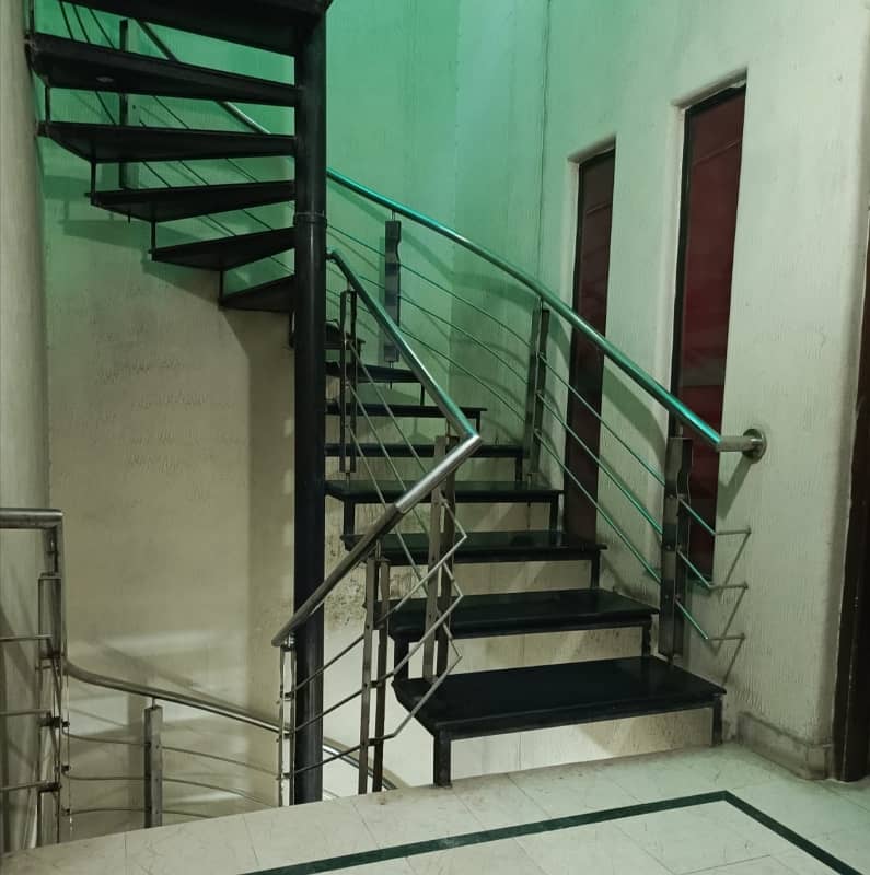 Centrally Located Corner House In Allama Iqbal Town Is Available For sale 6