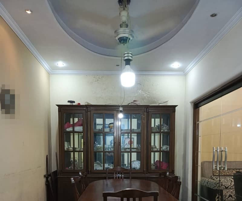 Centrally Located Corner House In Allama Iqbal Town Is Available For sale 9