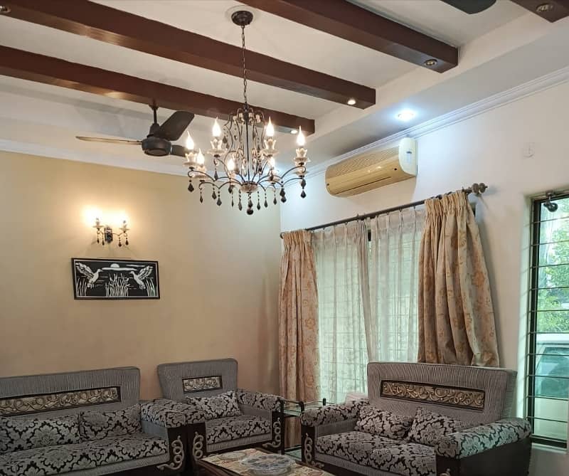 Centrally Located Corner House In Allama Iqbal Town Is Available For sale 10