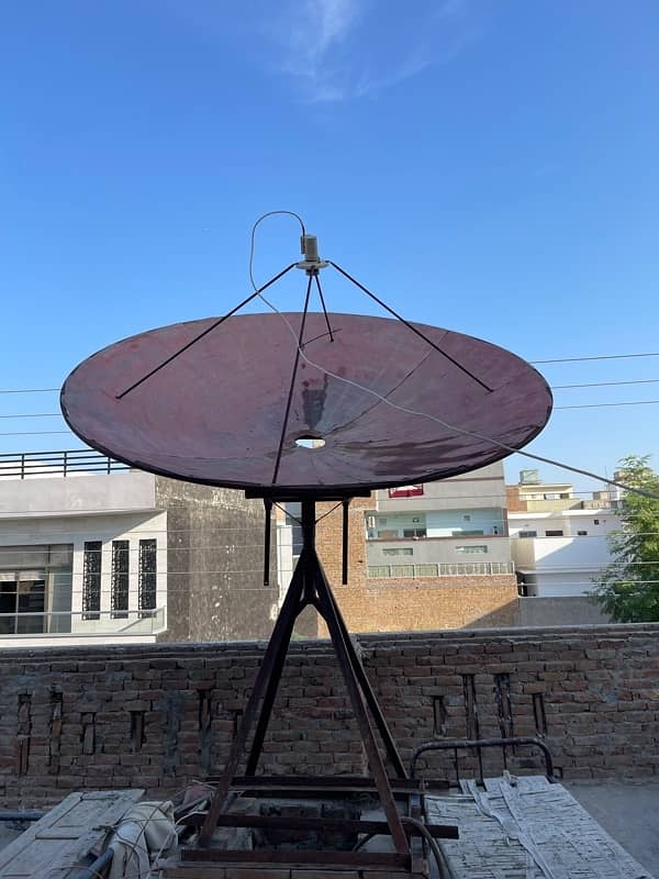 Sattelite dish 7.5 feet 2