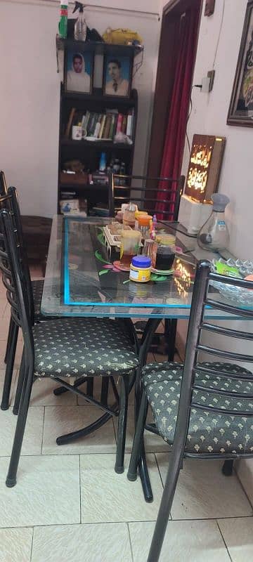 small dining table with 4 chair 1