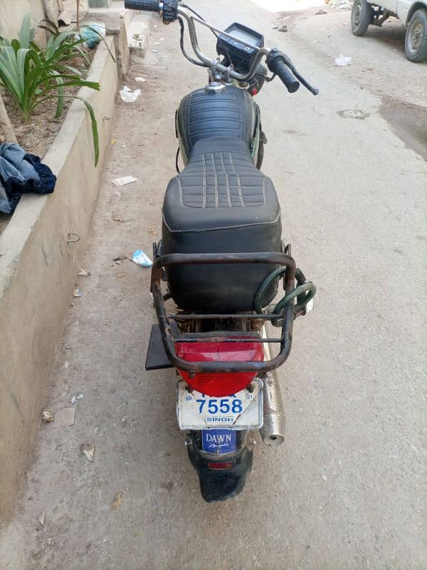 unique 70cc model 8 December 2016 3