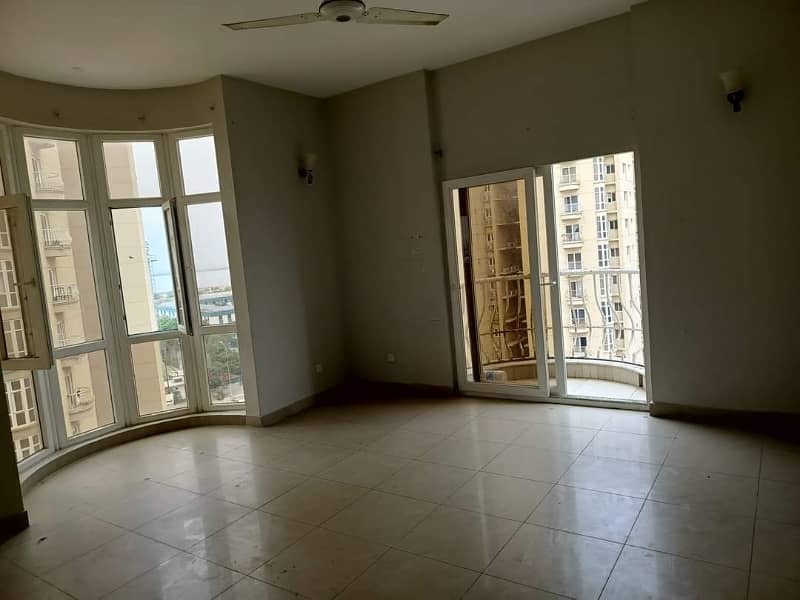 3 Bed DD APARTMENT FOR RENT in Creek VISTA 1