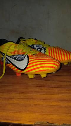 football shoes uk8 size