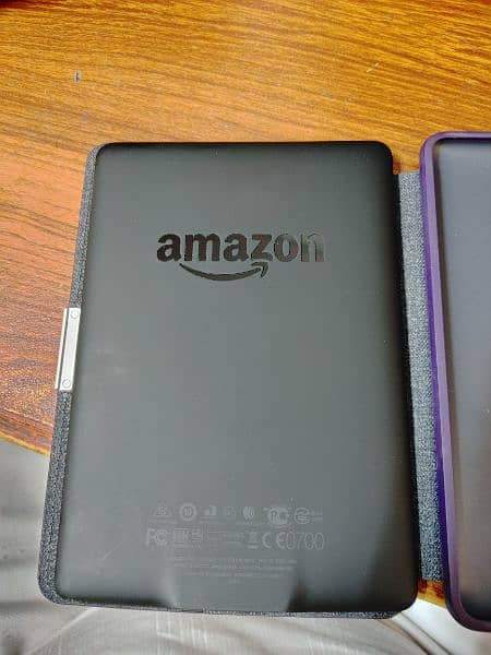 Amazon Kindle 6th Gen with Original Leather Case 1