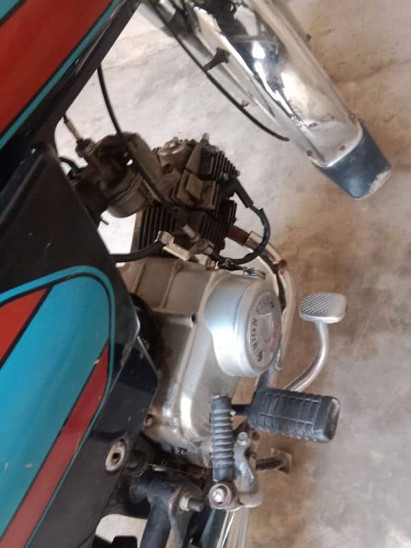 CD 70 Bike for sale. . . Whatsapp number is . . 0333,,,5492,,,545 0