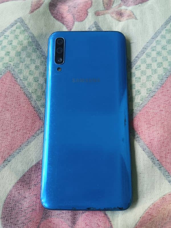 Samsung A50 4gb 128gb. . . Read Add. . . 4