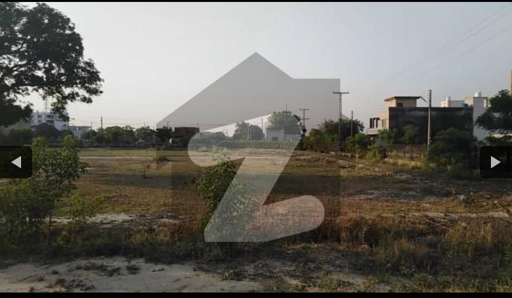 Buy A Centrally Located Corner 1 Kanal Sami commercial,corner Plot In LDA Avenue - Block D 1