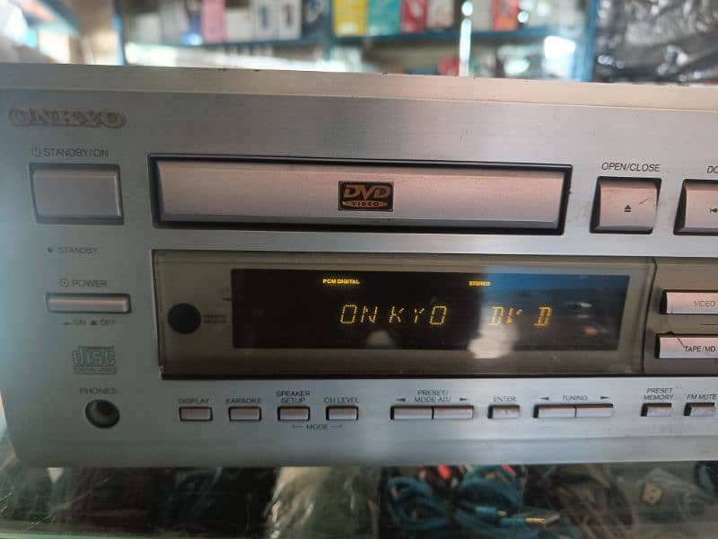 ONKYO 220 watt amplifier Japani 1