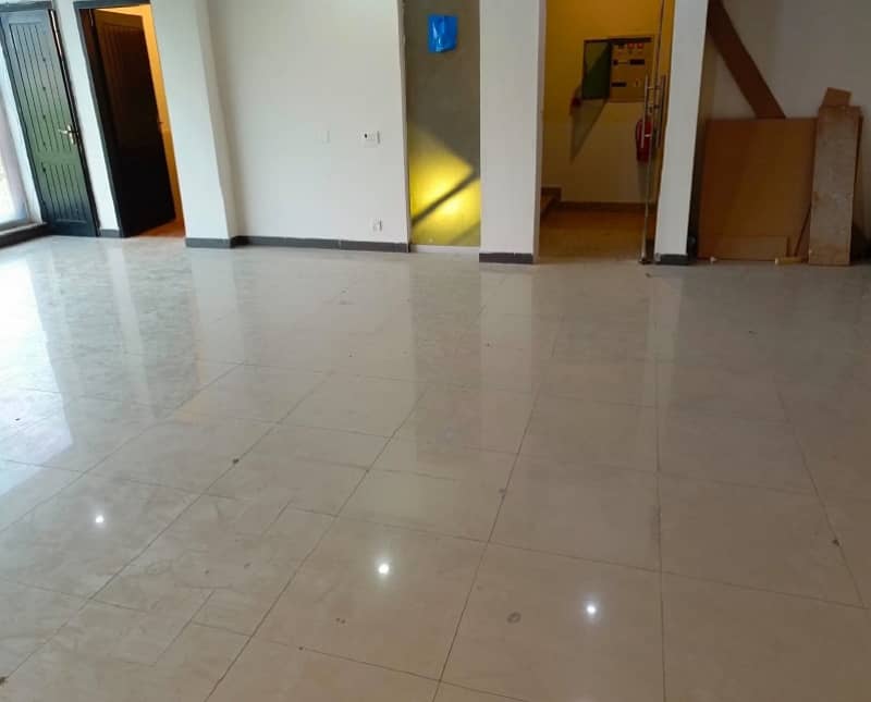 4 Marla 3rd Floor Office With Elevator For Rent In DHA Phase 5,Block CCA, Reasonable Price And Suitable Location for Marketing Work Pakistan Punjab Lahore. 6