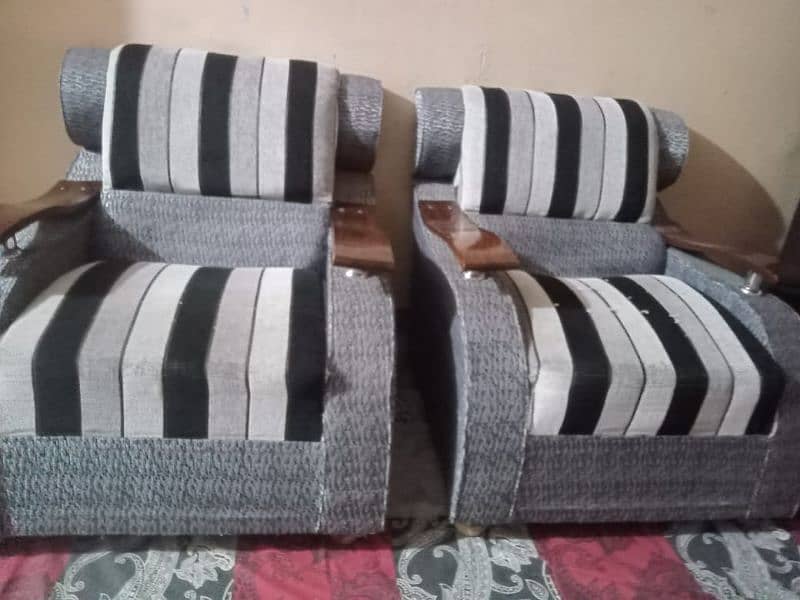 5 seater sofa 0