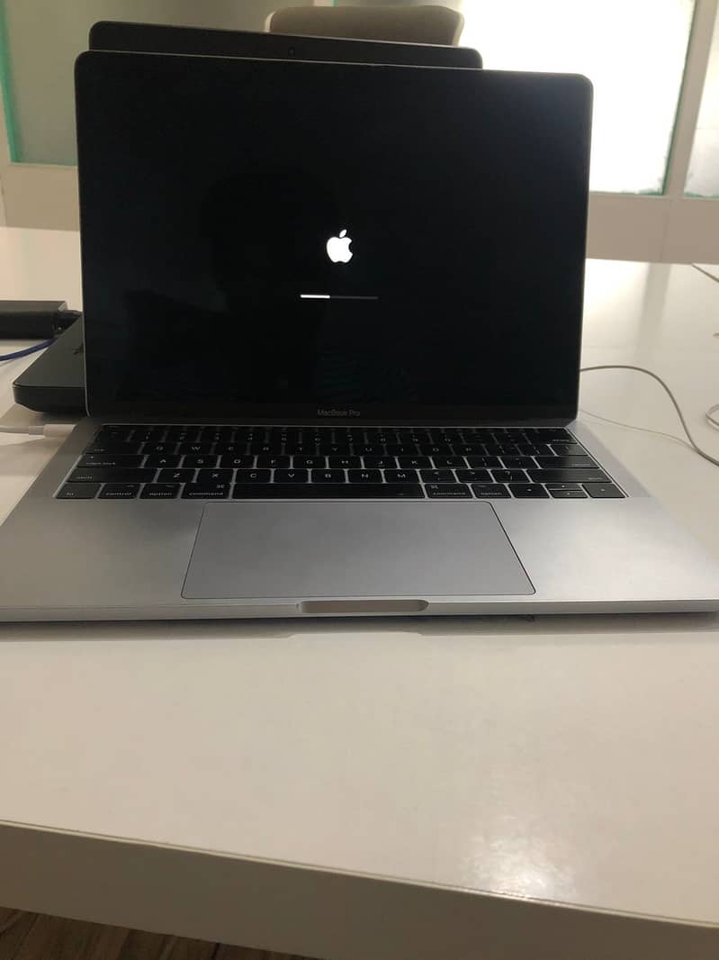 MacBook Pro (13 Inch, 2016) 0