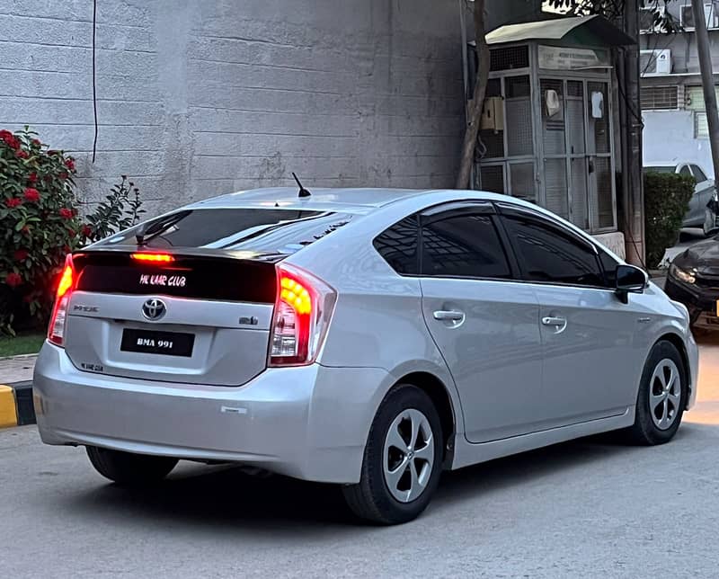 Toyota Prius 2013 6