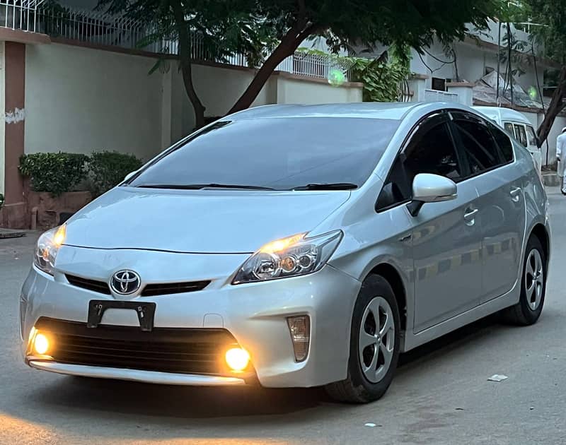 Toyota Prius 2013 14