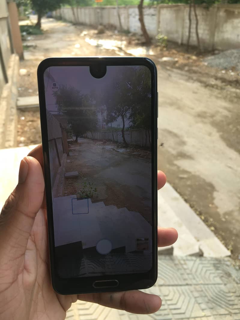 Aquos r2 non pta 1