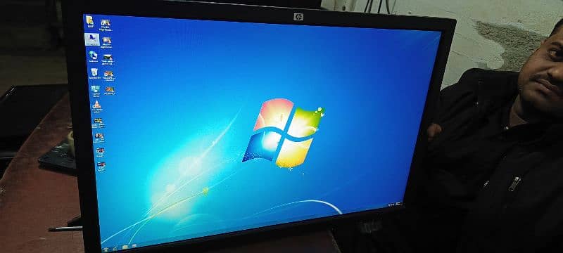 30" HP LP3065 Monitor 0