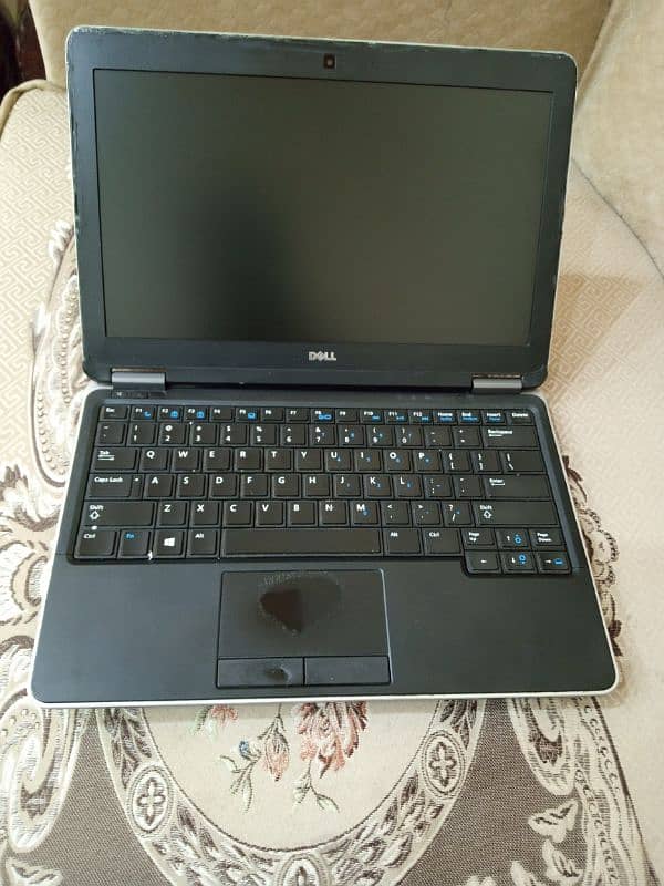 Laptop Dell i5, 8GB, 256GB 2