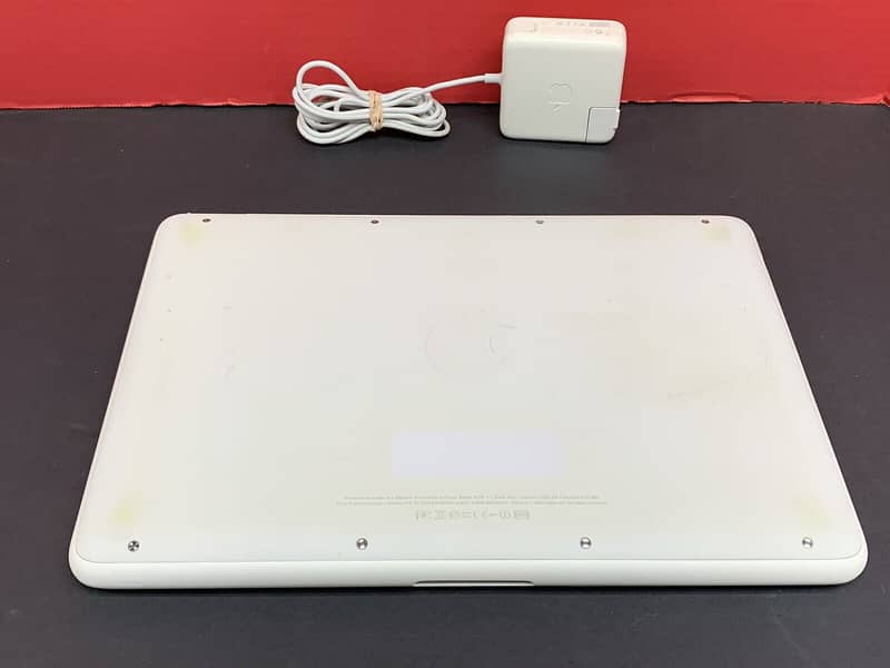 Apple Macbook A1342 6