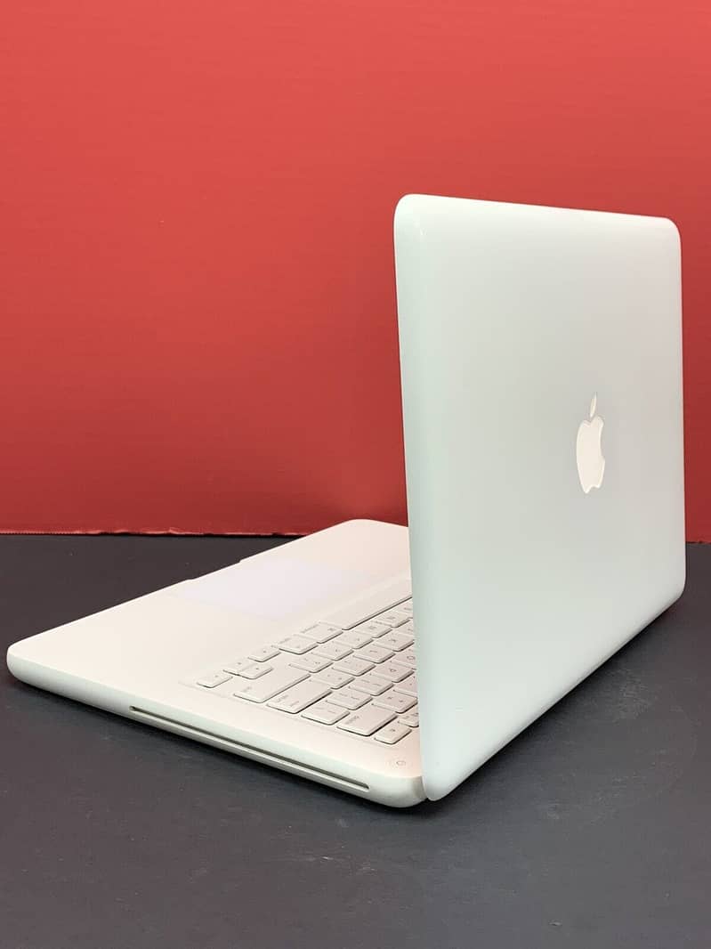 Apple Macbook A1342 8