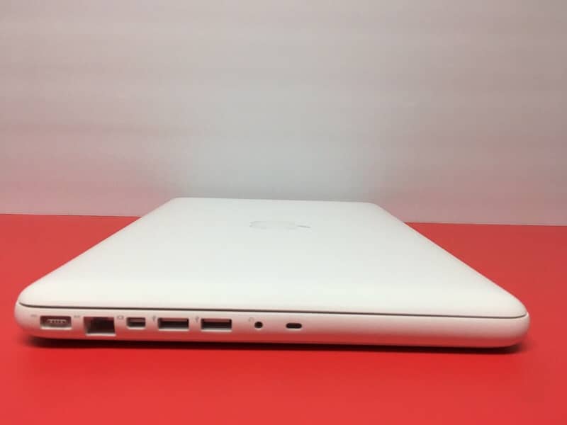 Apple MacBook 13.3"A1342 Intel Core 2 Duo P8600 3