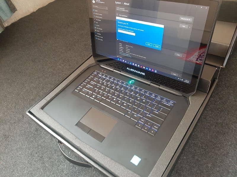 Alienware 15 R2 (Signature edition) 4k touch display 9