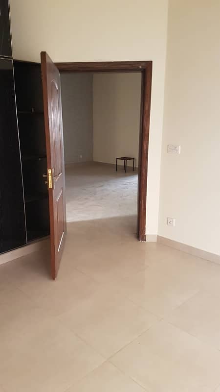 1 Kanal Lower Portion For Rent In Central Park Housing 5