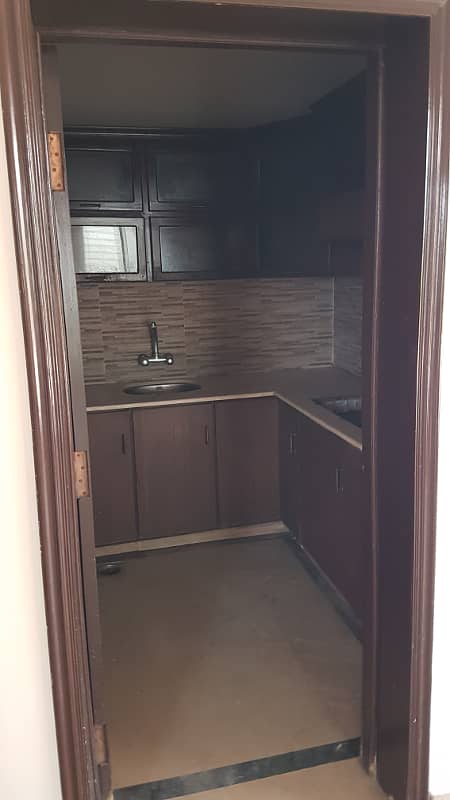 8 Marla Upper Portion For Rent In Central Park 6