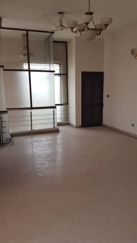 8 Marla Upper Portion For Rent In Central Park 15