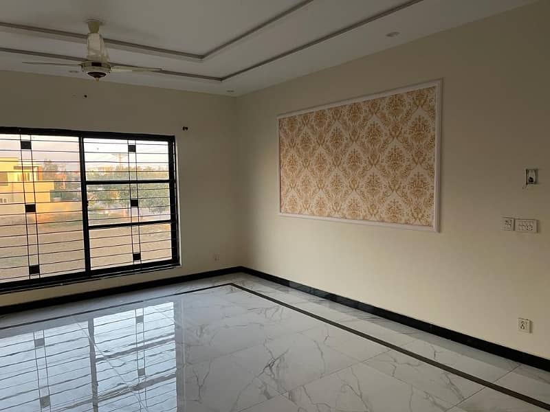 5 Marla Facing Park Upper Portion For Rent In Central Park Housing Scheme 6