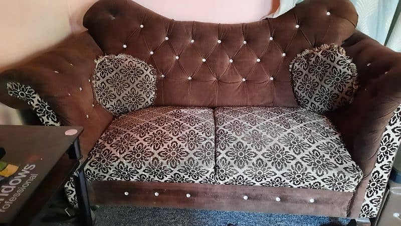 selling this sofa set in half price 0