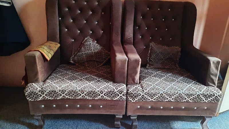 selling this sofa set in half price 2