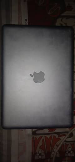 Apple MacBook pro series 12 i5 9 generation