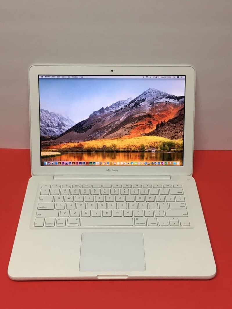 Apple Macbook A1342 2.26 GHz C2D GeForce 9400M 4GB Including MagSafe 1