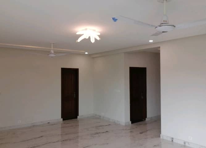 Ideal Flat For Sale In Askari 11 - Sector B 3