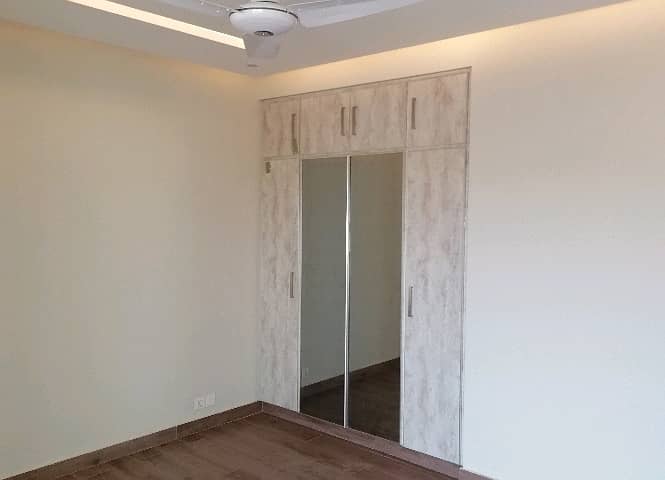 Ideal Flat For Sale In Askari 11 - Sector B 4