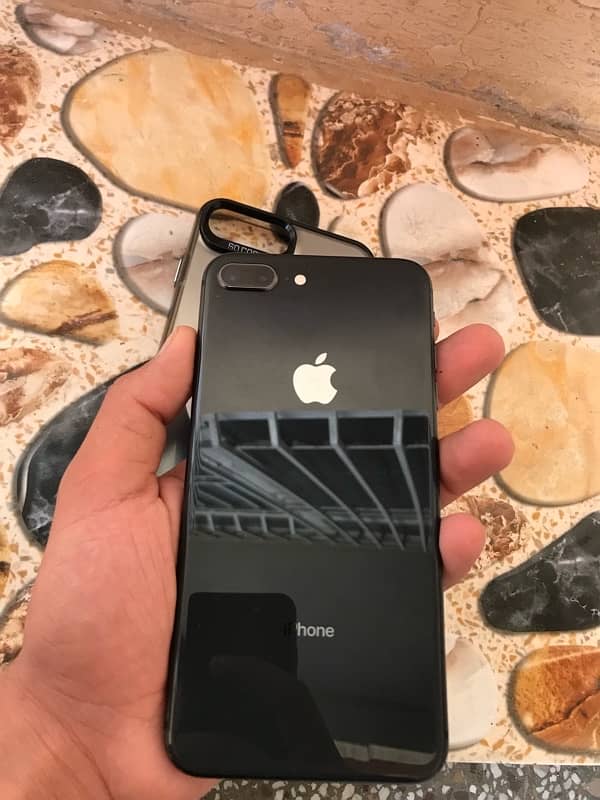 iPhone 8 Plus pta 1