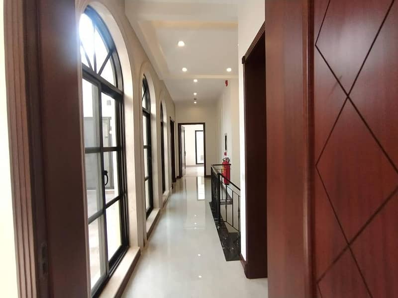 10 Marla Luxury House For Sale 9