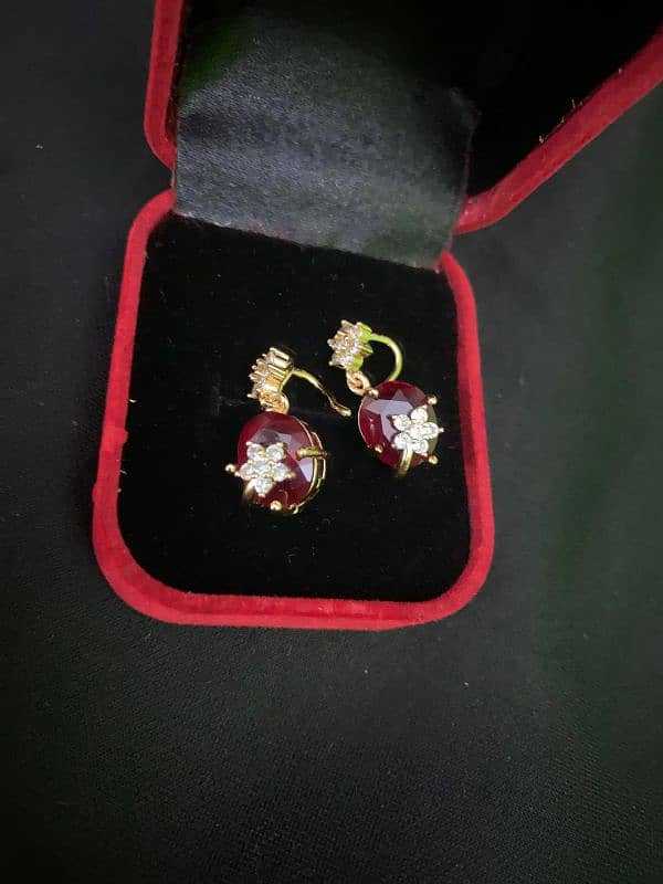 Fancy gold palted crystal earring 4