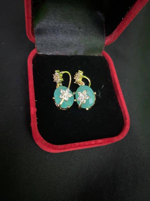 Fancy gold palted crystal earring 8