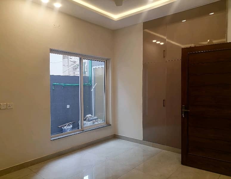 Johar Town Phase 2 House For Sale Sized 5 Marla 7