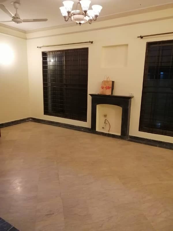 10 marla house for sale facing park wapda town k2 block 5