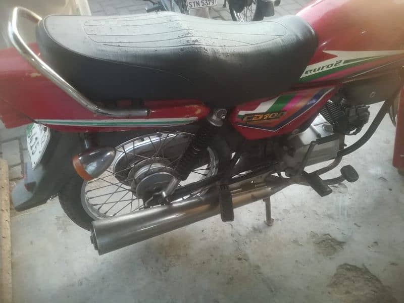 Honda cd100 2012 5