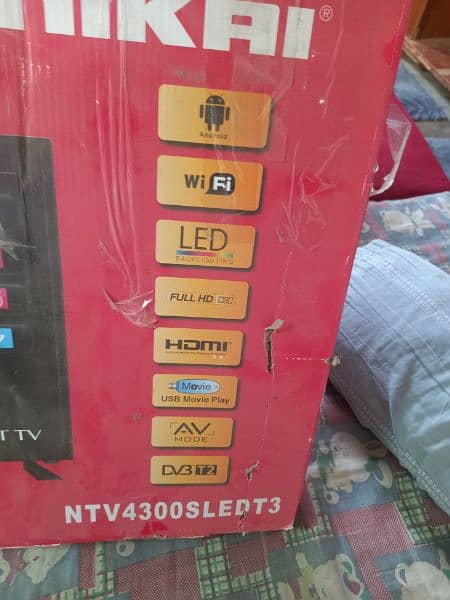 smart led and in new condition under 50k 1