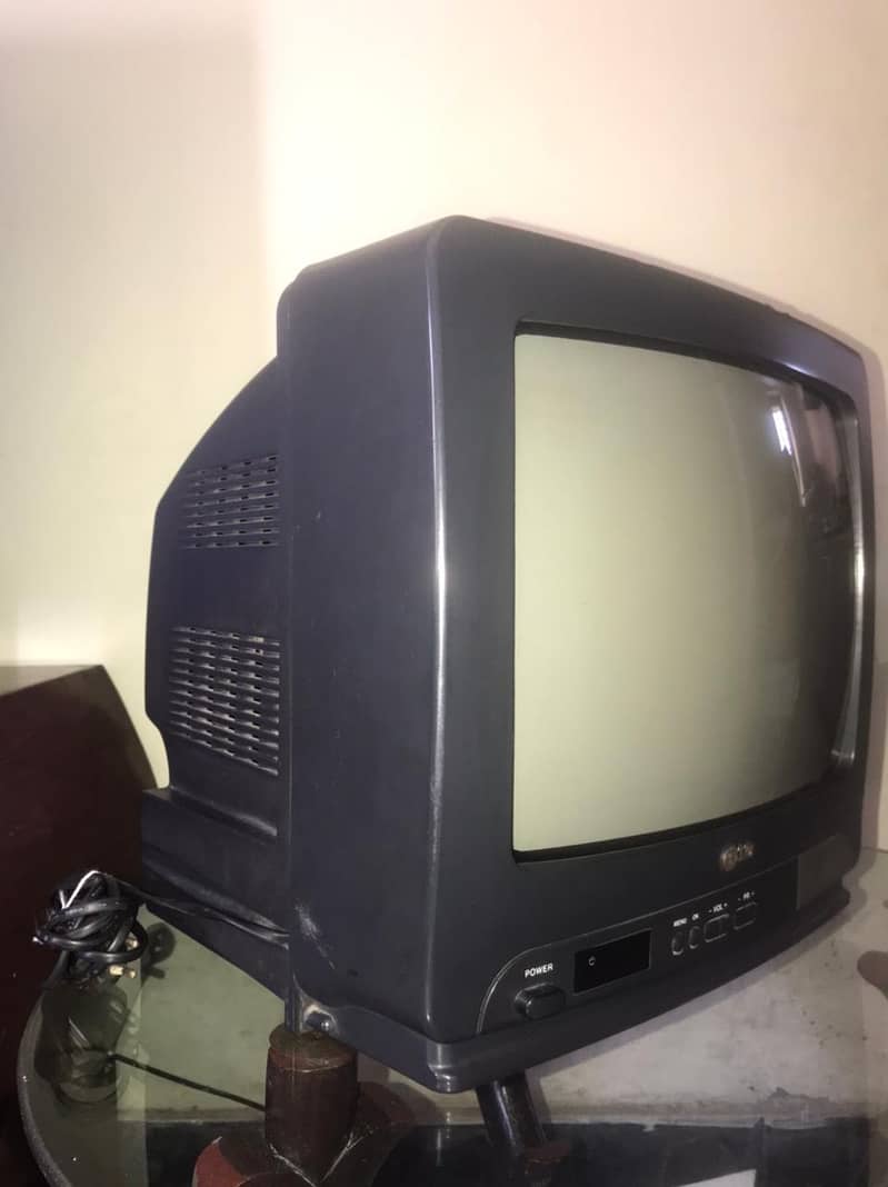 14 Inch LG TV, Used 2 to 3 years. 5